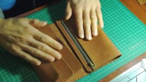 Кошелек из кожи своими руками | Leather travel wallet how to