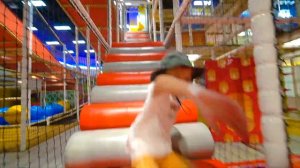 Егор и МАМА Бегут от SCP СИНИЙ МОНСТР