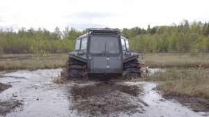 Вездеход "Электро БРО" в болоте