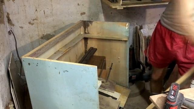 Стол для фрезера из пылесоса!!!  Router Table!! Самодельный фрезерный станок!