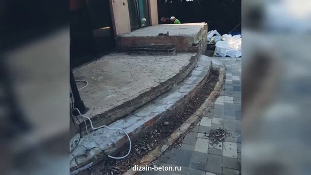 Печатный бетон отделка ступеней крыльца дома мастерская ДизайнБетон
