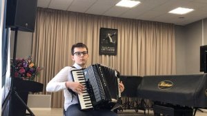 З.Жиро Под небом Парижа .MOV