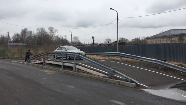 Сдача экзаменов на площадке ГИБДД. Упражнение "Остановка и начало движения на подъёме (эстакада)»