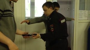 Досмотр Школьников перед ЕГЭ, жесть)