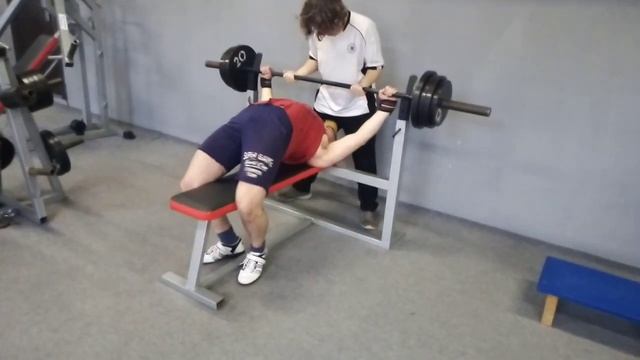 Жим лёжа 140 кг в 19 лет смотреть онлайн