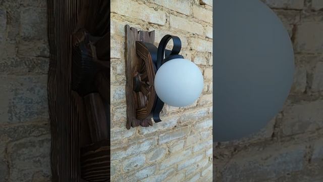 Бра колесо под старину с плафоном / Rustic semi-wheel wall light