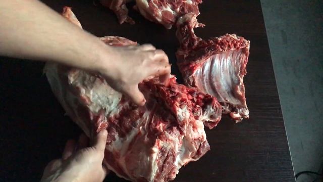 Выбираем мясо для шашлыка из свиной ляжки