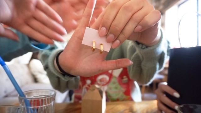 vlogmas // с сестрами, подарки на Новый Год смотреть онлайн