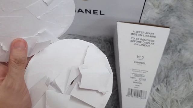 Chanel No.5 100th Anniversary: The Factory 5 Collection & Rare Beauty by Selena Gomez SG Launches! смотреть онлайн