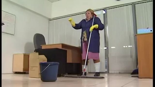 Уборщица нашла использваную неволяшку смотреть онлайн