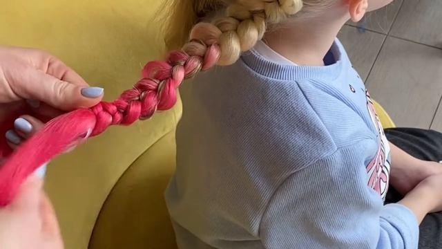 Косы с канекалоном с челкой. Бесплатный курс "Базовые плетения" в описании смотреть онлайн