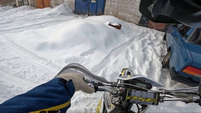 Зимний эндуро прохват по лесам и дорогам. В поисках зацепа, которого и не нашли))) 13.02.2022 смотреть онлайн