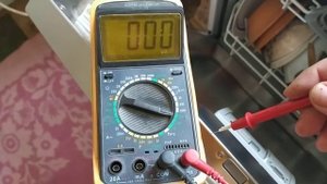Посудомоечная машина BOSCH SMS 40 D 18 EU. Без заземления не использовать!!! Убъет!!!