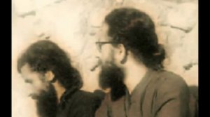 Elder Paisios chanting hymn-Ο ΑΓΙΟΣ ΓΕΡΟΝΤΑΣ ΠΑΪΣΙΟΣ ΨΕΛΝΕΙ