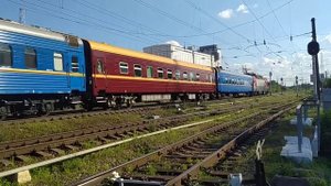 "Вагоны "Золотой Орёл" и "Люкс"" Электровоз ЭП20-065 с поездом №102 Москва - Адлер