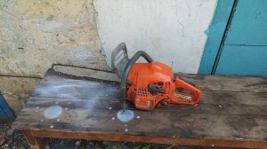 Мне подарили Husqvarna 440, пила которую проще выкинуть чем ею работать. одноразовая шведка за 40к