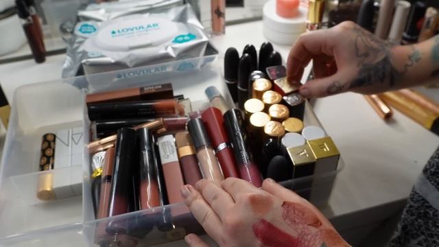 ТОТАЛЬНОЕ РАСХЛАМЛЕНИЕ 2023 | ВЫБРАСЫВАЮ ЛЮКС | МОЯ КОЛЛЕКЦИЯ КОСМЕТИКИ смотреть онлайн