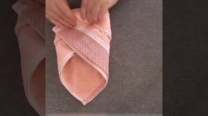 easy hack to fold towels // как сложить полотенца в шкафу