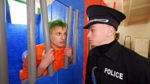 ХОЛОДНАЯ vs ГОРЯЧАЯ ТЮРЬМА ЧЕЛЛЕНДЖ !