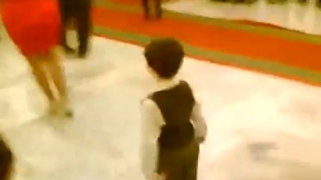 Дети жгут! Маленький мальчик суперски танцует лезгинку!
