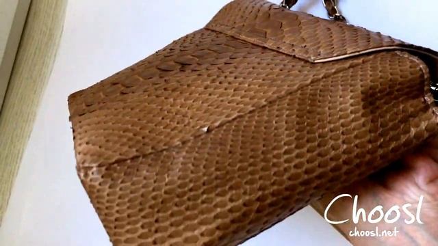 Карамельная небольшая сумка из кожи питона — Choosl смотреть онлайн