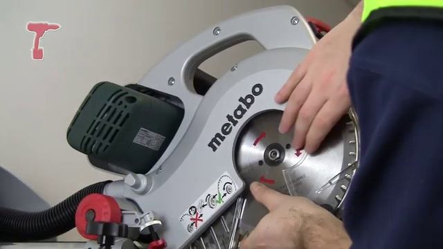 Metabo KGS 216 Plus sliding mitre saw - how to change the blade смотреть онлайн