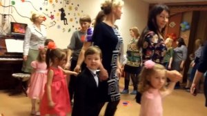 "Танец с мамами" Евтодьевой Аллы