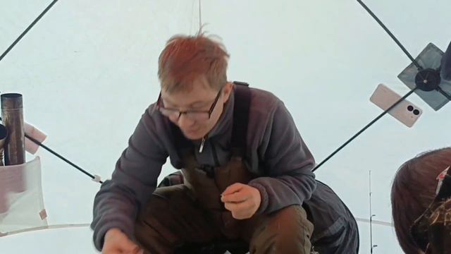 ПЕРВЫЙ ЛЕД 2023-2024 СОРОГА /ОКУНЬ/СИГ/ МЕГА РЫБАЛКА НА УРА ДАВНО ТАКОГО НЕ Встречал !!!! смотреть онлайн