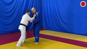 Зацеп снаружи голенью (ко-сото-гакэ/ko-soto-gake)