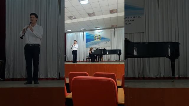G.Rossini's Introduction, Theme and Variations for Clarinet and Orchestra смотреть онлайн