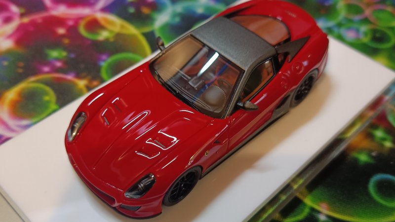 DMH 1:64 FERRARI 599 GTO (смола)