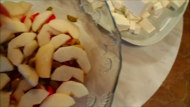 141- КУЛИНАРИЯ - САЛАТ с Грушей, Фетой(брынзой), Орешками и Помидорами смотреть онлайн