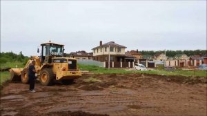 Начало строительных работ. Выравнивание участка. Разметка котлована