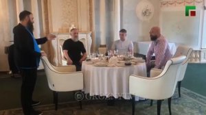 ЗЕЛИМХАН ИЗВИНИЛСЯ ПЕРЕД КОВАЛЕНКО. ВИДЕО.