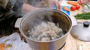Готовим на природе.  Сделал мини лагерь для отдыха на берегу реки. Природа ЯМАЛа.