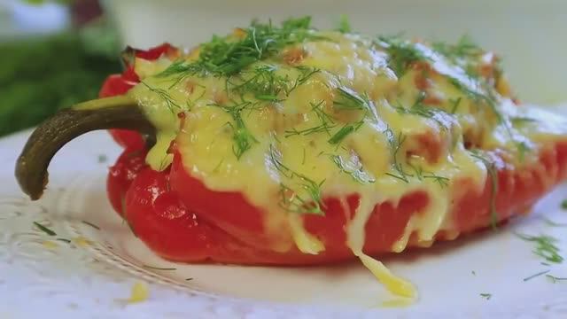 Перец фаршированный с курицей и сыром