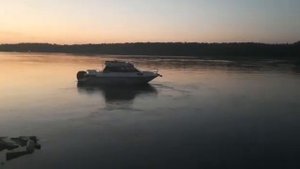 Катер GRIZZLY 600 CABIN, выход на глисер и ускорение.