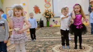 Утренник в детском саду, посвященный празднику 8 марта