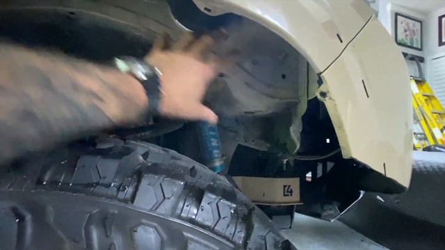 Toyota Tacoma | How to Viper Cut & Fender Flares | (2017 Tacoma) смотреть онлайн