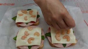 Горячие бутерброды с креветками