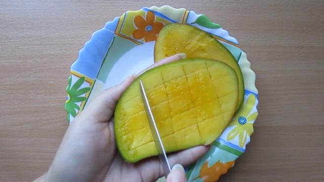 How to cut mango easy. Как чистить манго с косточкой легко. Best way #1 to cut mango fast смотреть онлайн