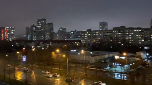 Вид на улицу Ткачей с Бизнес-Центра Клевер Парк, г. Екатеринбург, 10.11.2023 смотреть онлайн