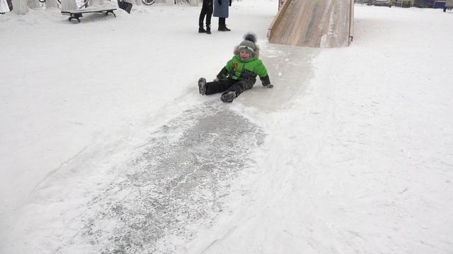 Ежегодно новогодние каникулы являются одним из поводов провести время вместе с семьёй. смотреть онлайн