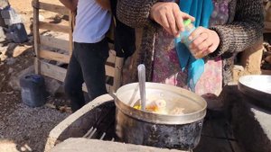 "Support, solidarity, invitation to Saleh and his motherless children, Perensholiz"