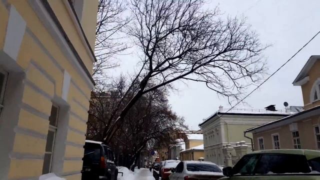 метро Кропоткинская, Большой Афанасьевский переулок