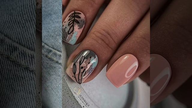 Модный маникюр осень 2021: Новые идеи осеннего маникюра | Тренды шикарного маникюра смотреть онлайн