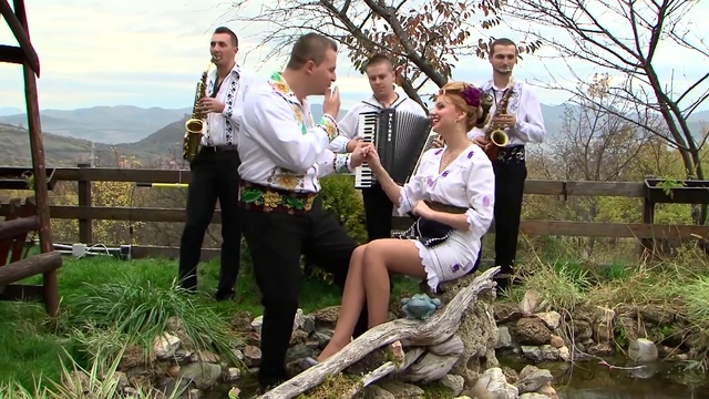 Adriana Stefan si Ovidiu Dragan - Unde-ai fost iara barbate смотреть онлайн