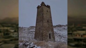 Чеченцы восстанавливают свои древние башни в Горах. Харкаройская башня XII—XVI век. Нахчийн Б1ав