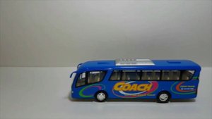 колеса у автобуса крутятся