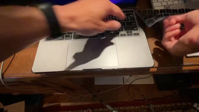 Installing a Hard Case on a MacBook Pro 13 M2 with Keyboard Cover and Screen Protector